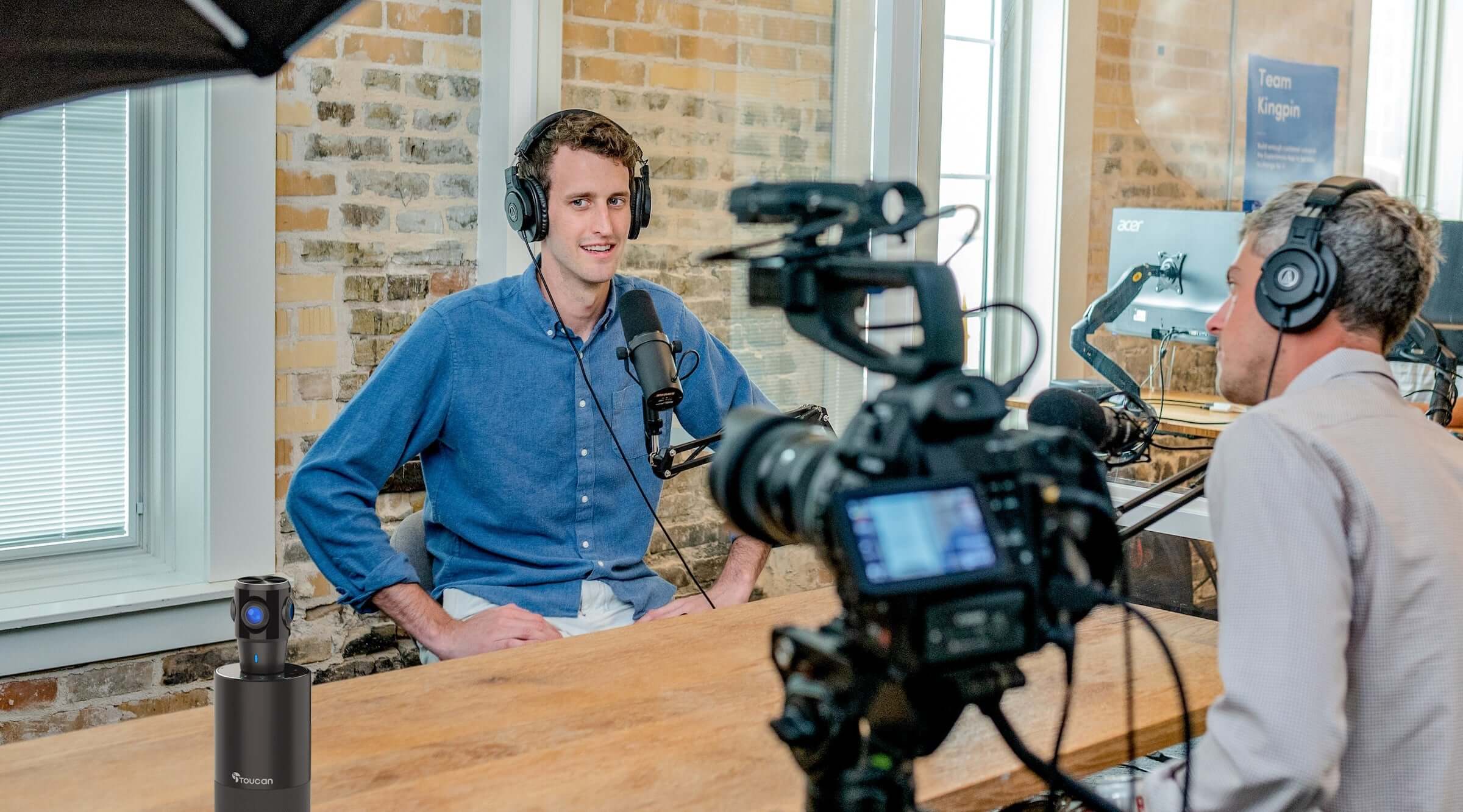 news reporting with the Toucan Video Conference System 360 | 7 Ways 360 Conference Cameras Enhance News Reporting